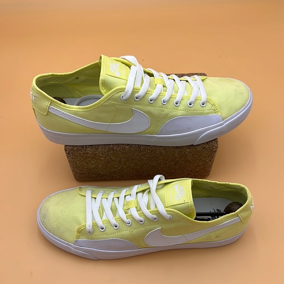 Nike SB BLZR Court Size 11.5 Yellow/White - Picture 2 of 12